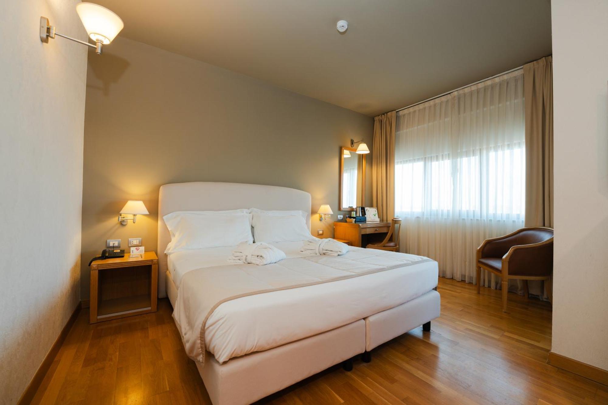 Hotel Touring Карпи Экстерьер фото