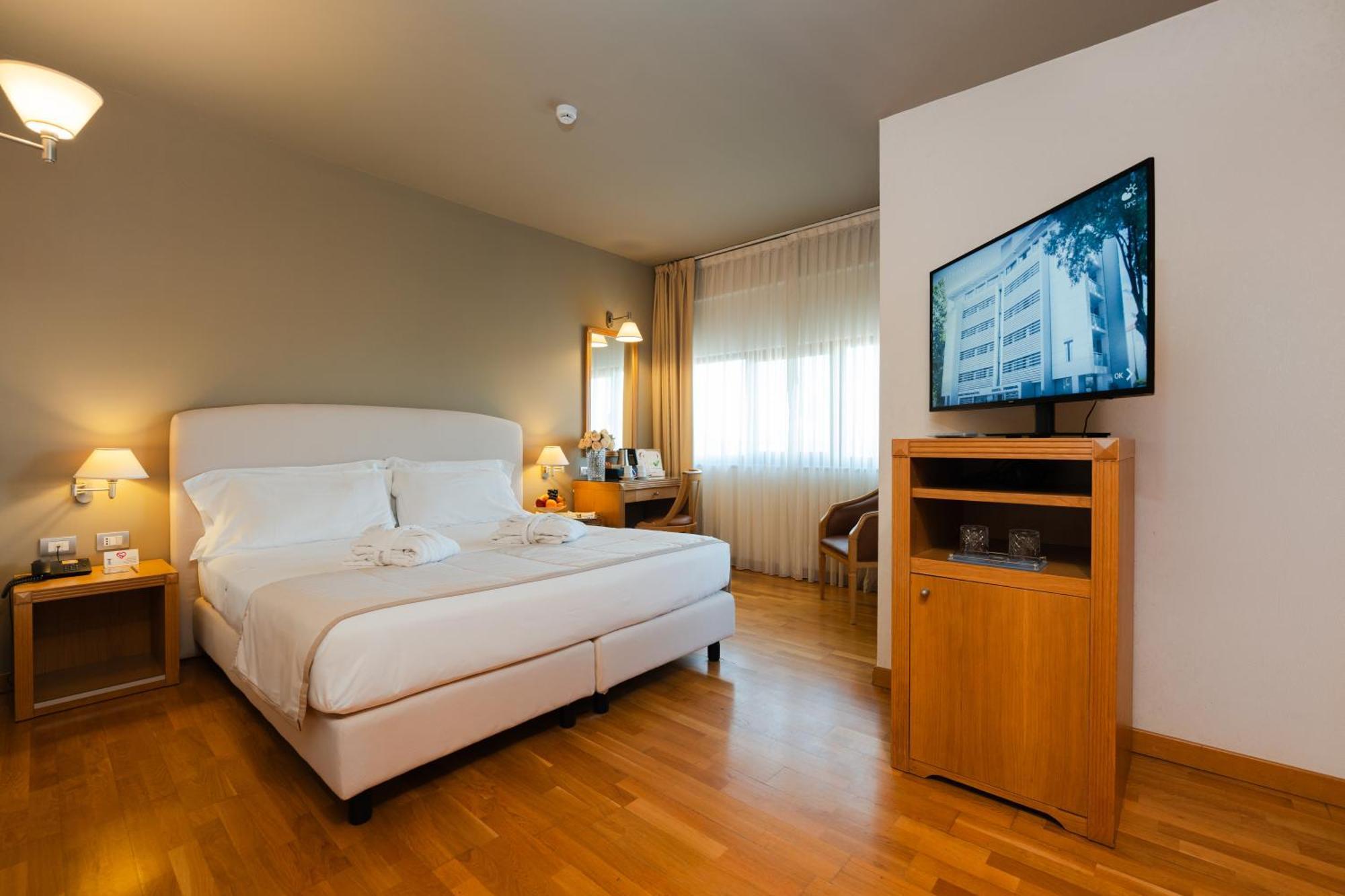 Hotel Touring Карпи Экстерьер фото