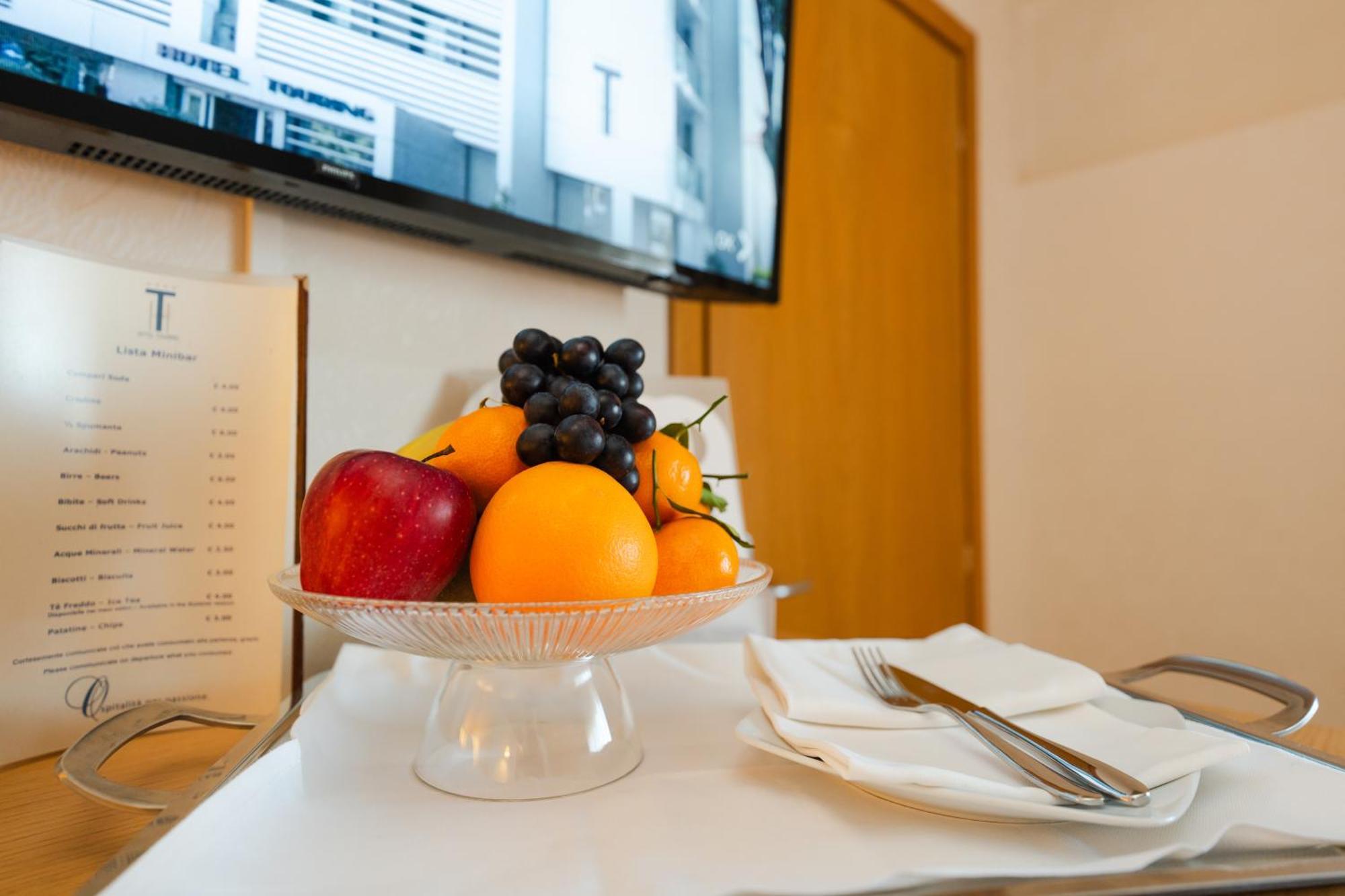 Hotel Touring Карпи Экстерьер фото
