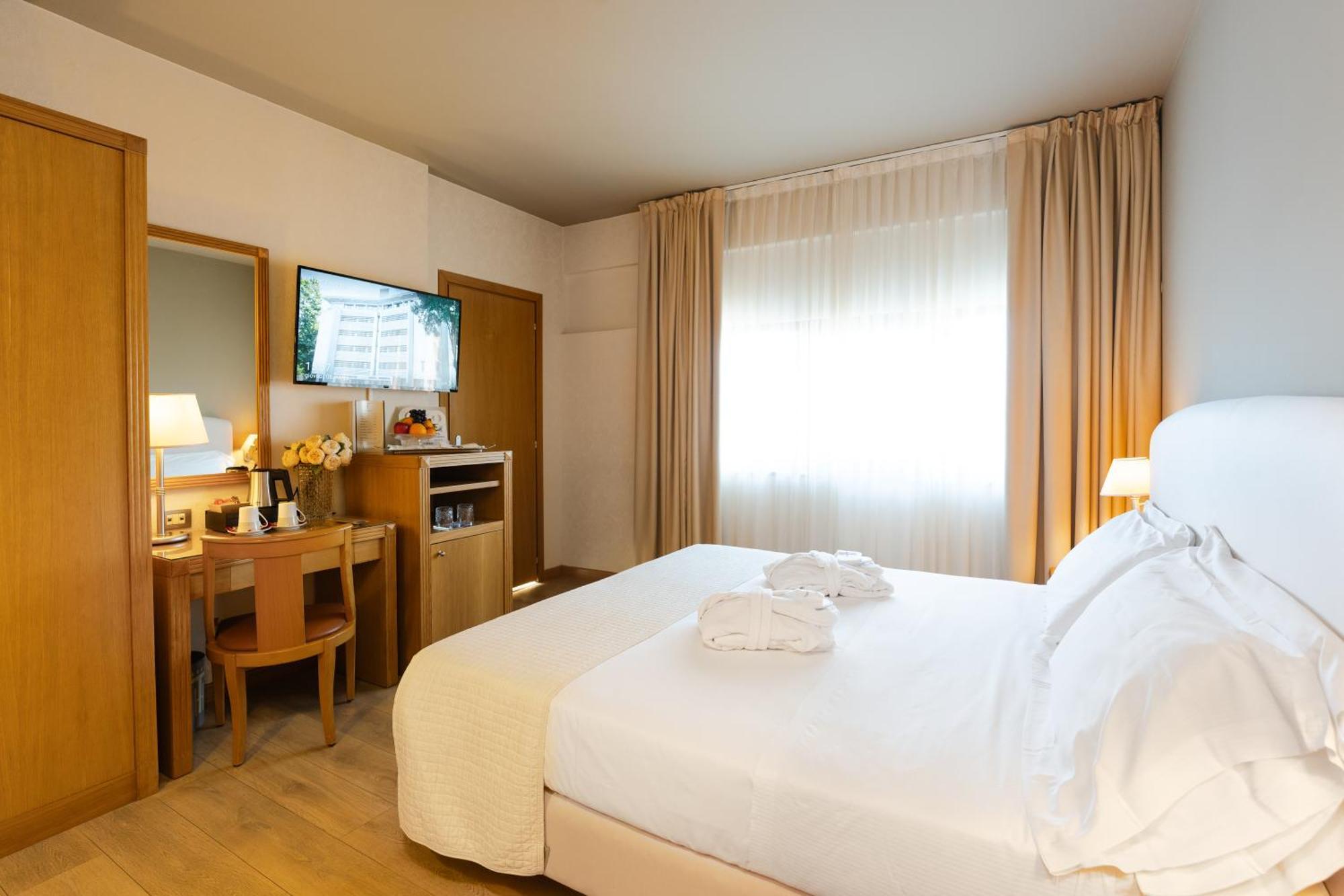 Hotel Touring Карпи Экстерьер фото