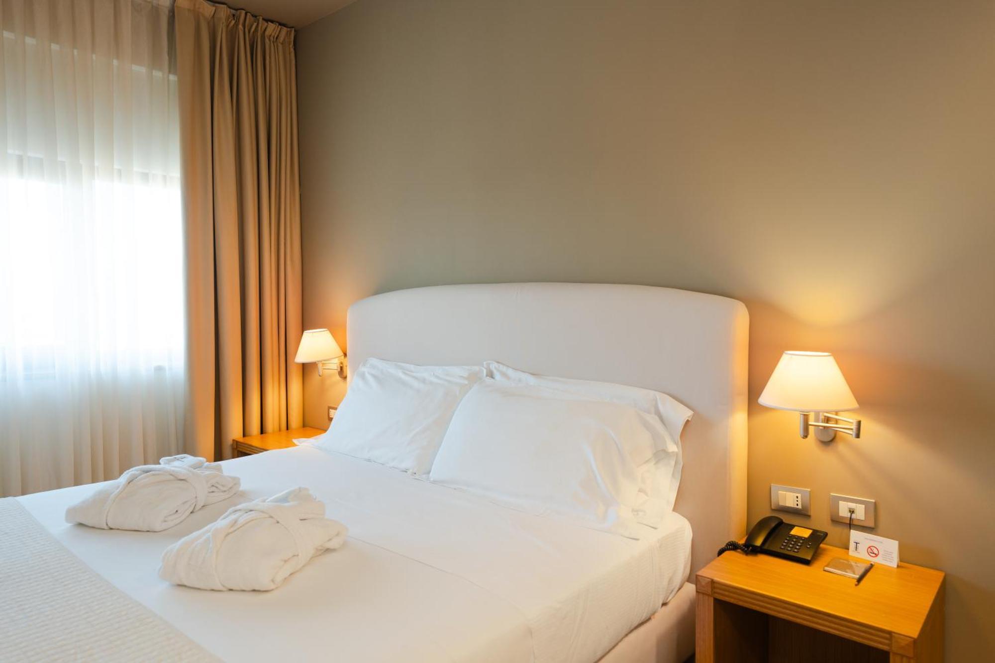Hotel Touring Карпи Экстерьер фото