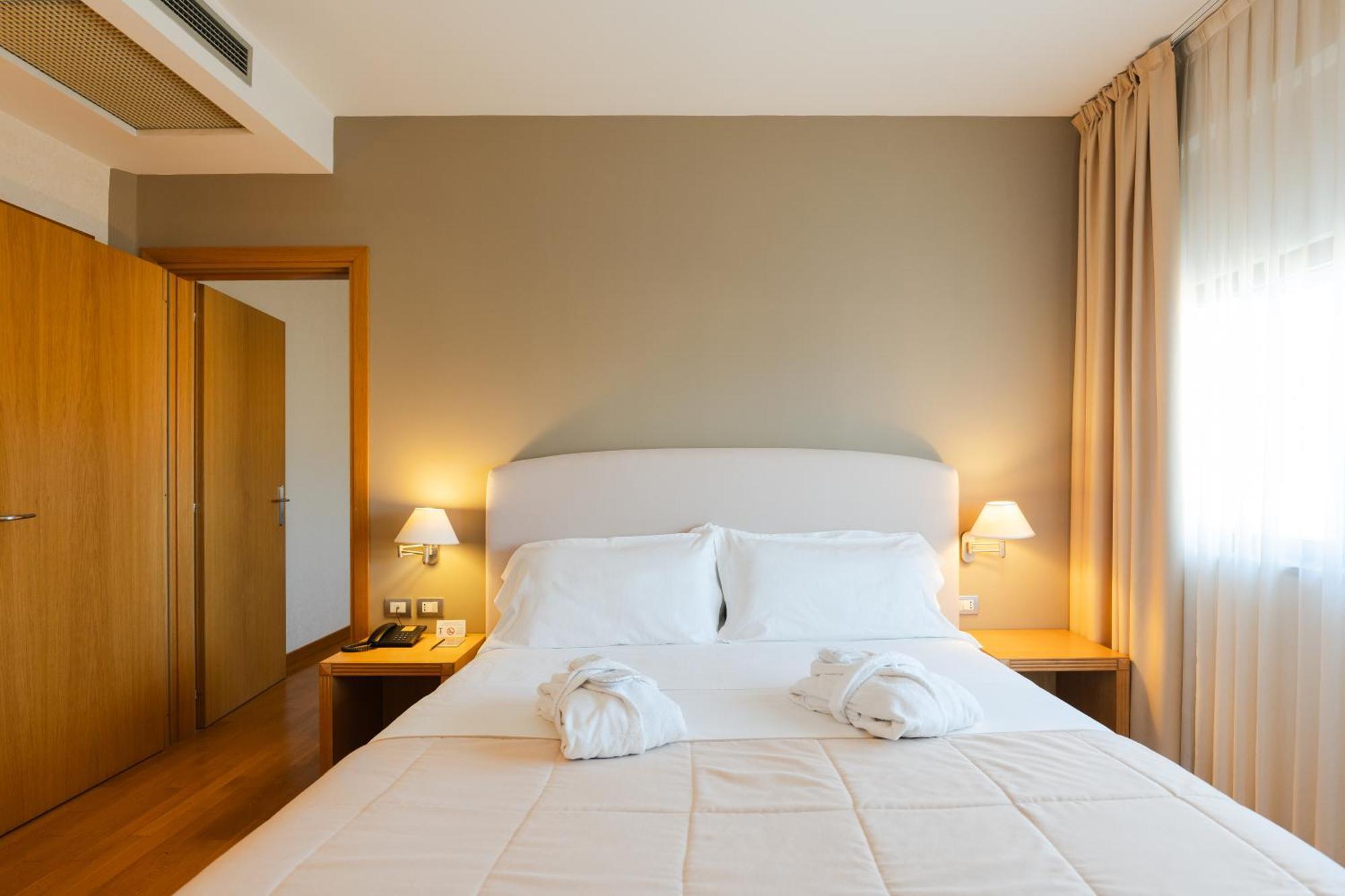 Hotel Touring Карпи Экстерьер фото