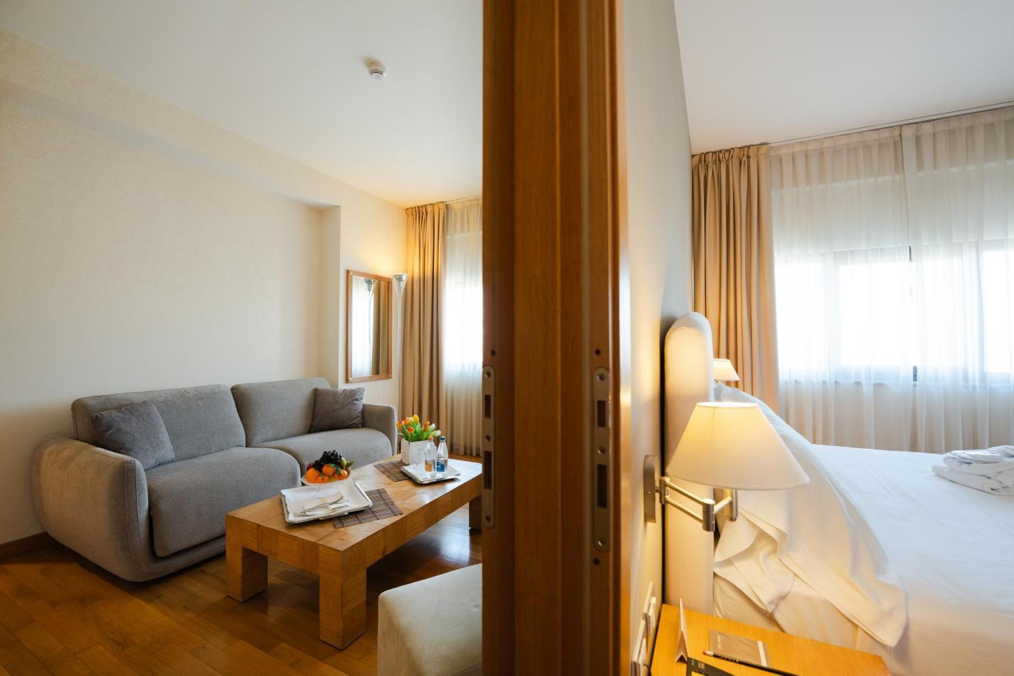 Hotel Touring Карпи Экстерьер фото