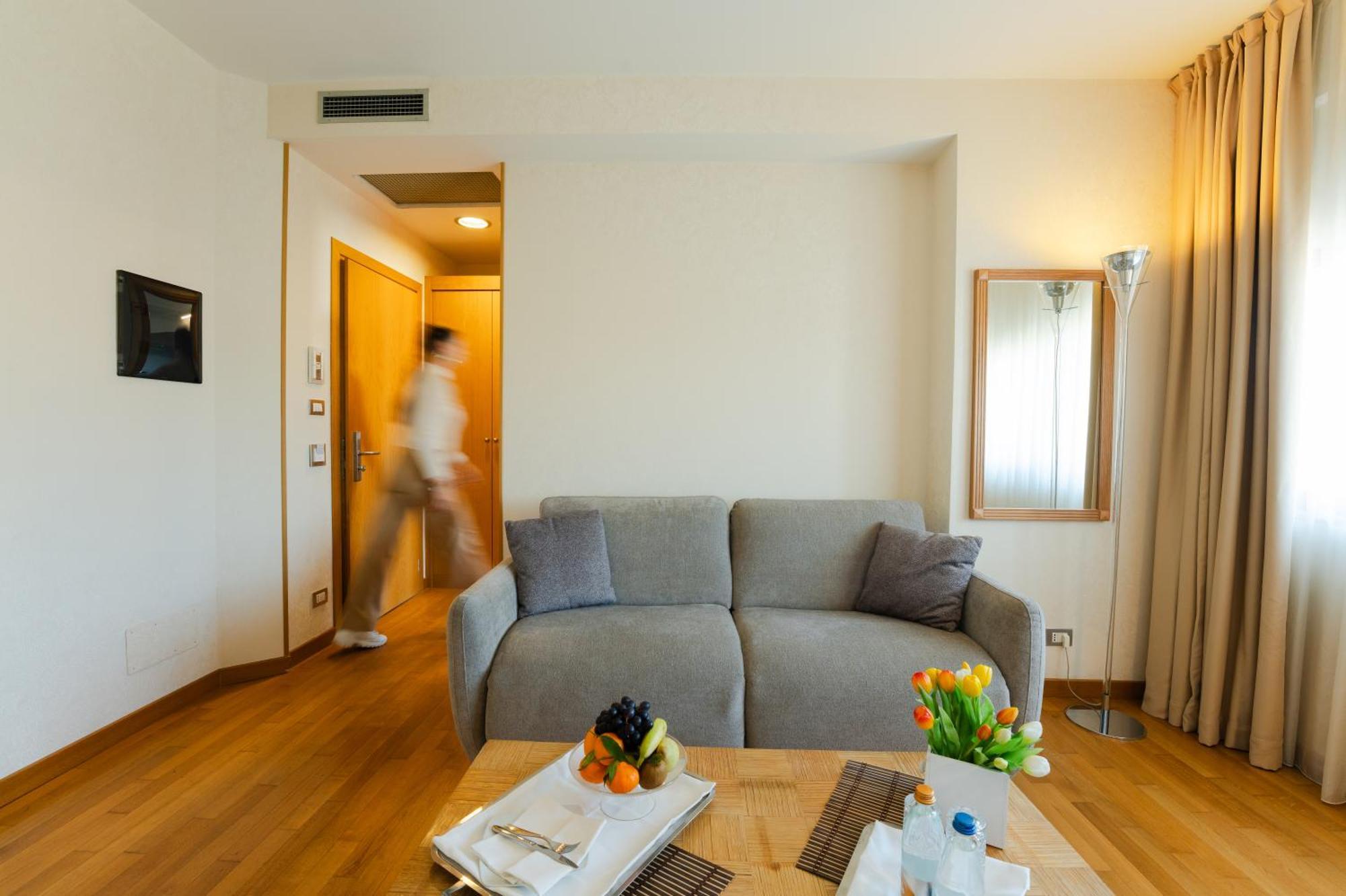 Hotel Touring Карпи Экстерьер фото
