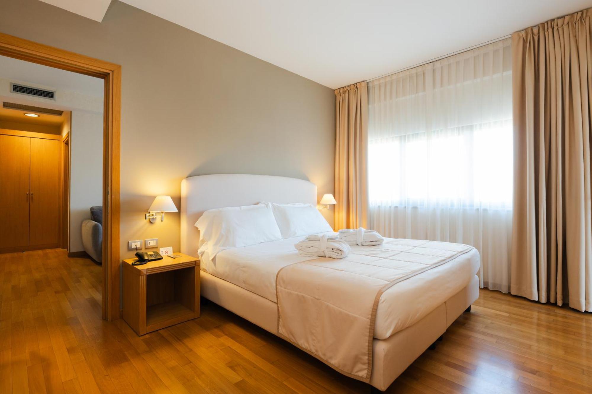 Hotel Touring Карпи Экстерьер фото